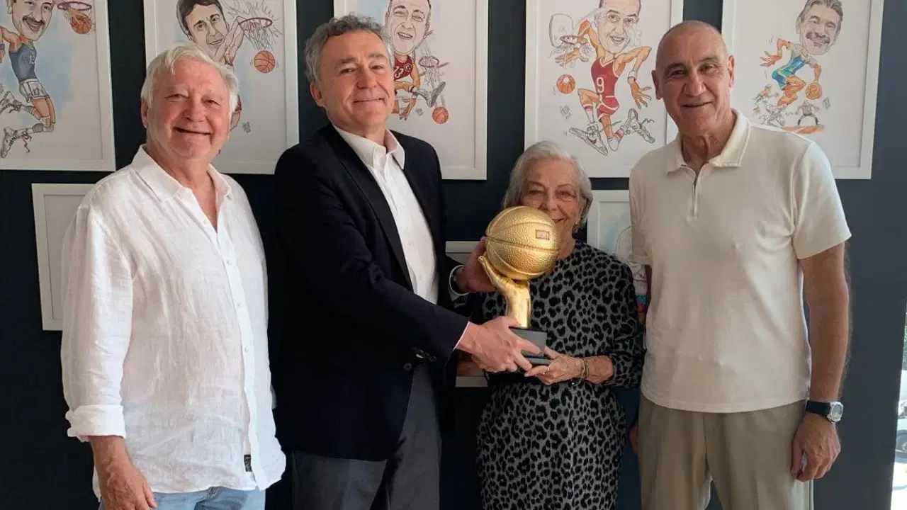 Solakoğlu ailesine BİDEV’den vefa ödülü