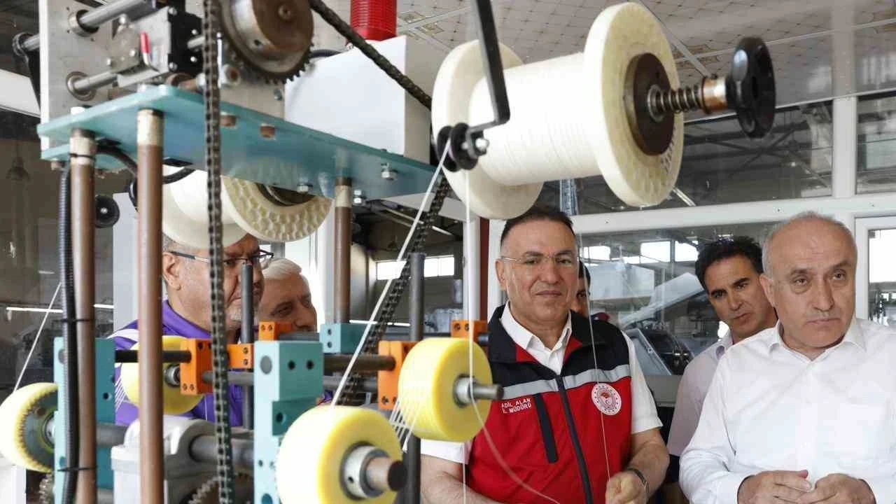 Diyarbakır’da uygulamalı ipek böcekçiliği eğitimi düzenlendi