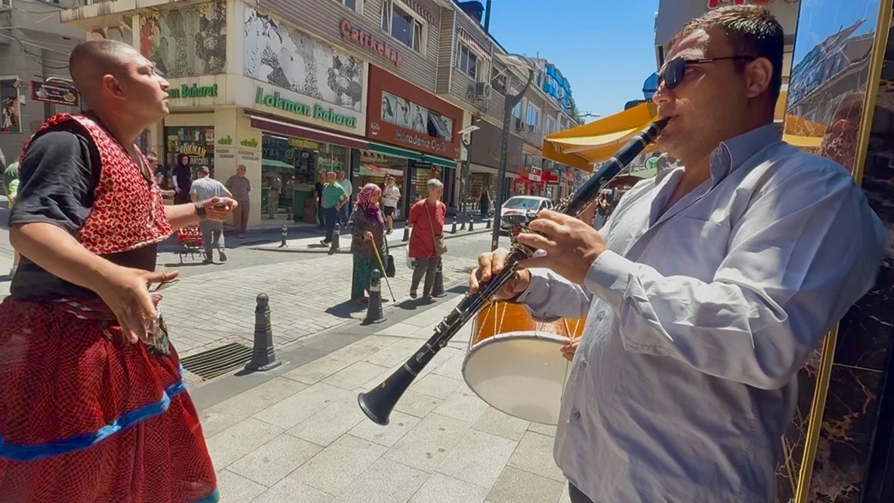 Zonguldak’ta Doktorlar Sokağı’nda roman rüzgarı: Sokak kısa süreli festival alanına döndü