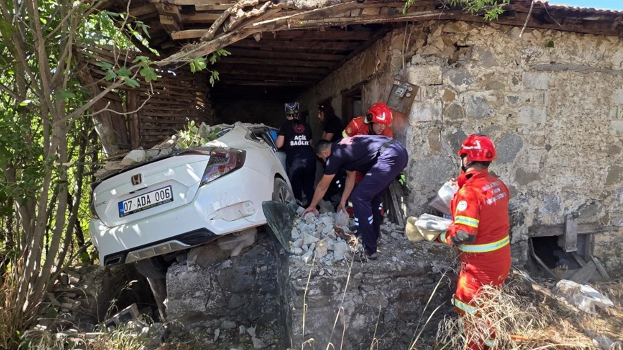 Muğla'da kahreden kaza: Genç sürücü hayatını kaybetti