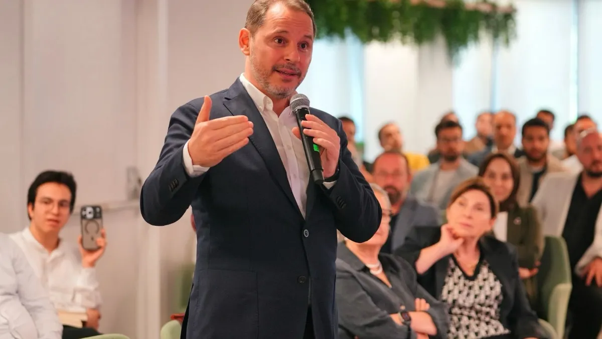 Devletin üst kademesi hain kalkışmaya tanıklığını anlattı! Berat Albayrak: O gece benzeri görülmemiş bir destandır