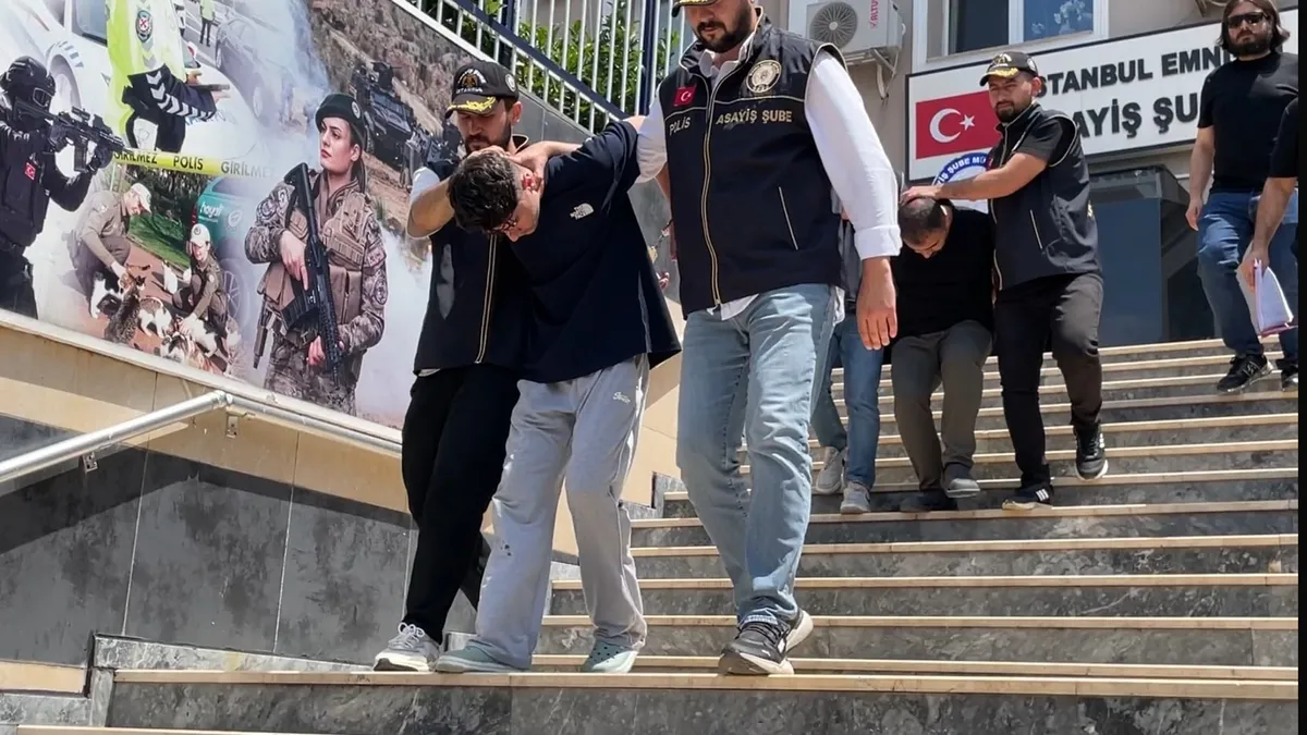 Eylem yapmaya hazırlanan çeteye baskın: Kalaşnikof ve EYP ele geçirildi