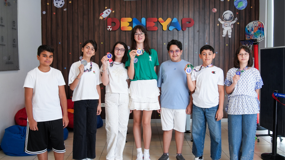 Japonya'daki matematik finalinden madalyayla dönen öğrenciler başarılarının sırlarını paylaştı
