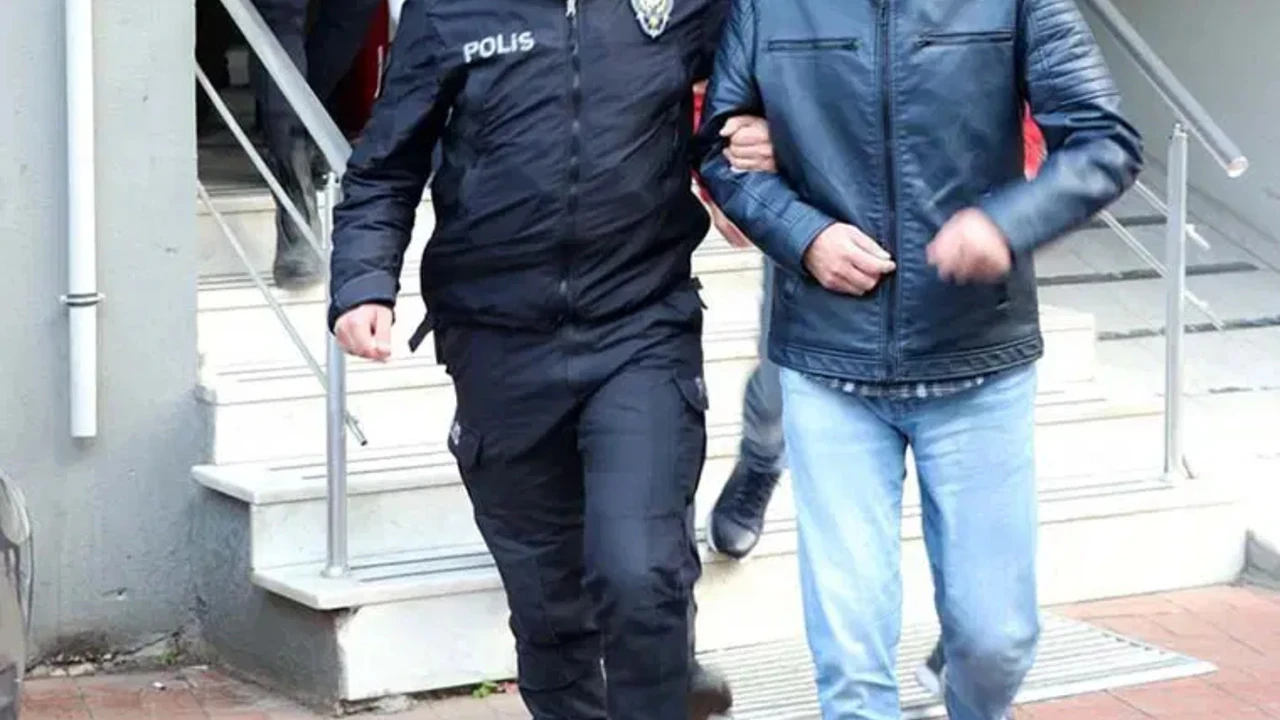Üst aramasına girdi, yüzlerce sentetik hap ile yakalandı