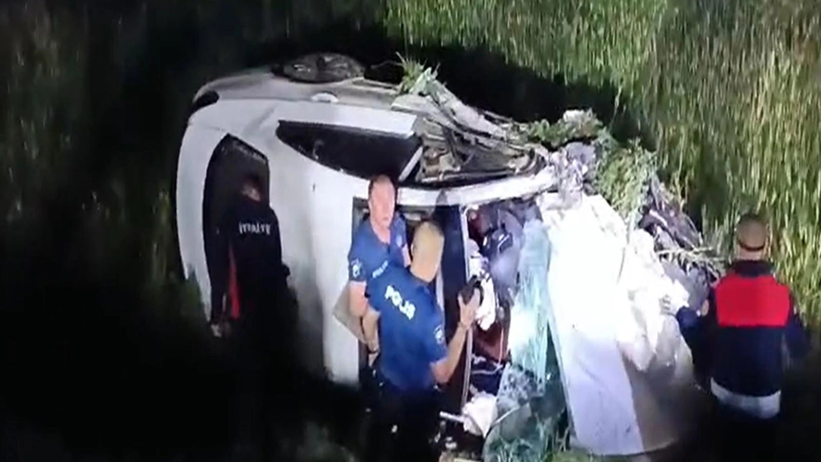 Ağrı’da iki otomobil çarpıştı; 4’ü ağır, 6 yaralı