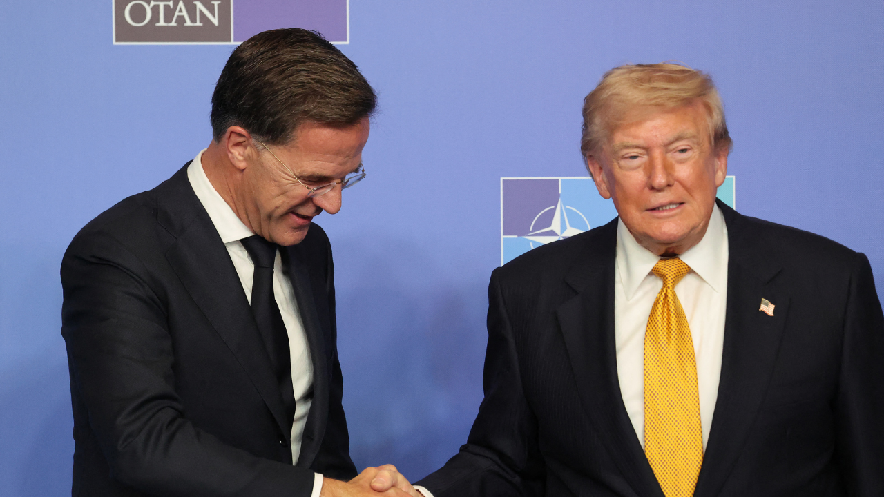 Bloomberg: NATO 2027 zirvesini ertelemeyi değerlendiriyor, Gerekçe 'Trump gerilimi'