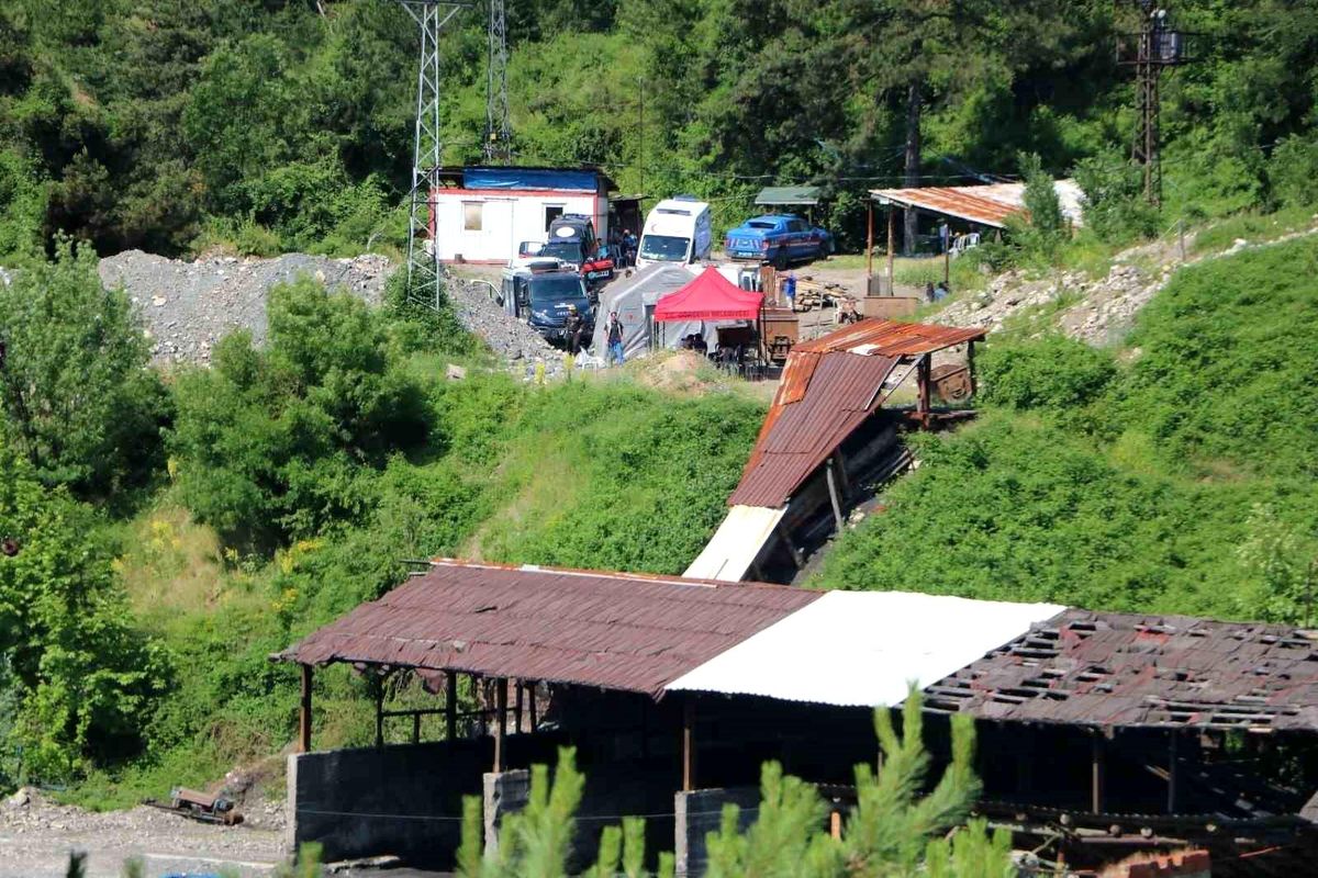 Bolu'da göçük altında kalan işçinin cansız bedenine 6 gün sonra ulaşıldı