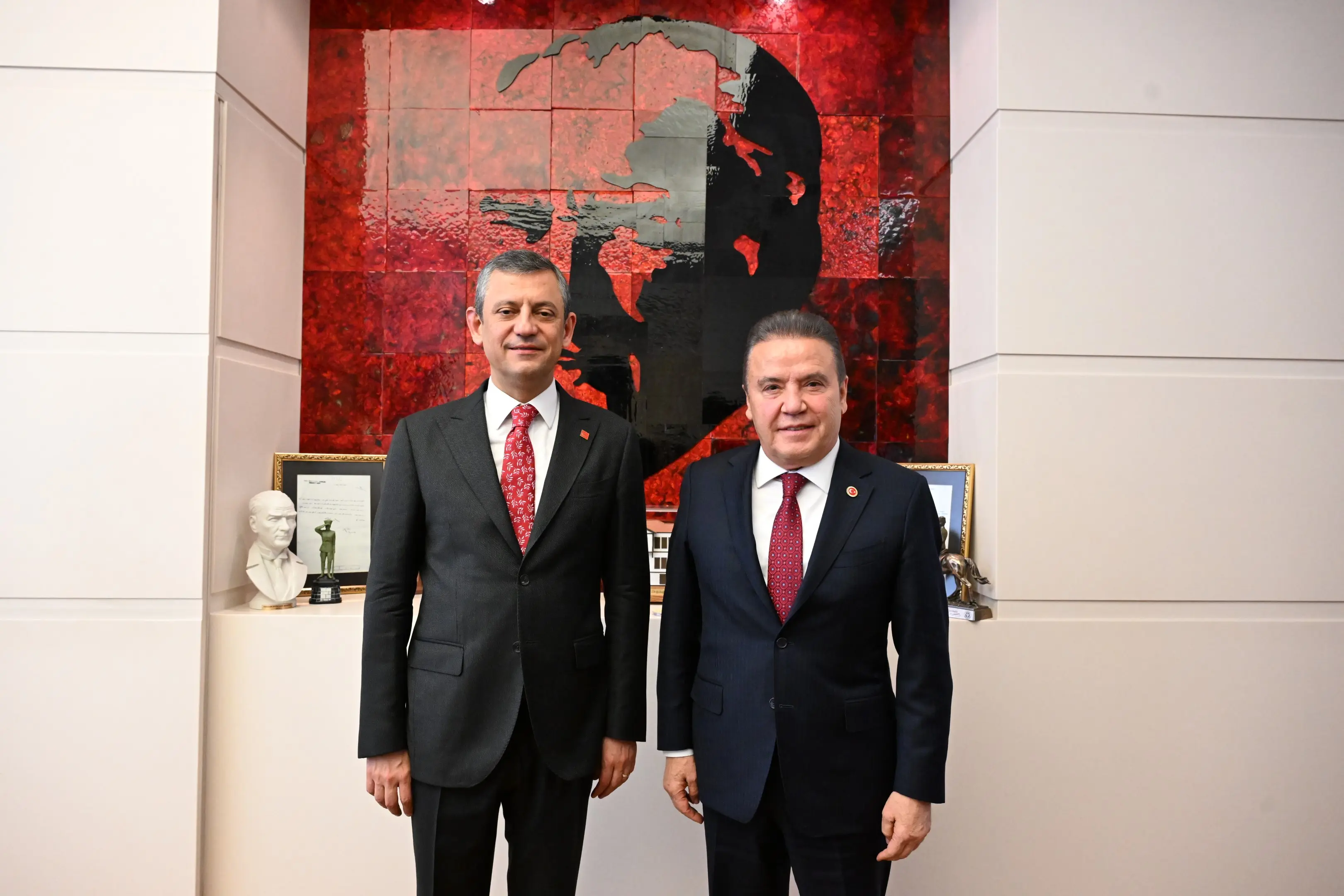 Muhittin Böcek'ten Özgür Özel itirafı: Talimatıyla yaklaşık 135 milyonluk ödeme yaptım