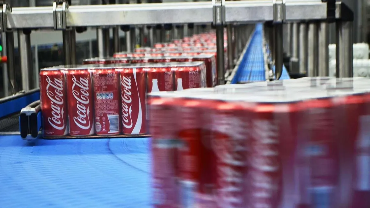 Coca-Cola'ya rekabet ayarı: Soğutucularının yüzde 35'ini rakiplere açacak