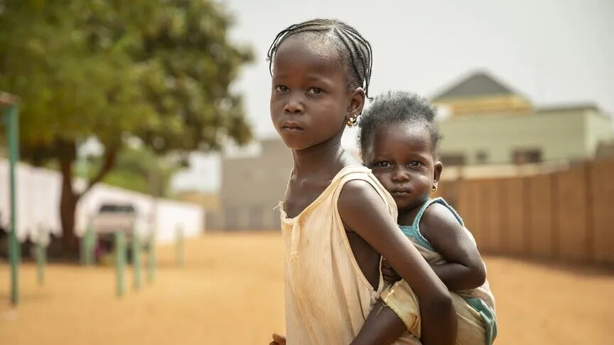 Afrika'nın yaklaşık yarısı çocuk