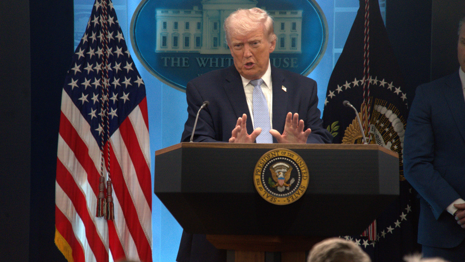Trump'tan Hürmüz açıklaması: Kapatırlarsa ellerinde bir ülke kalmayacak