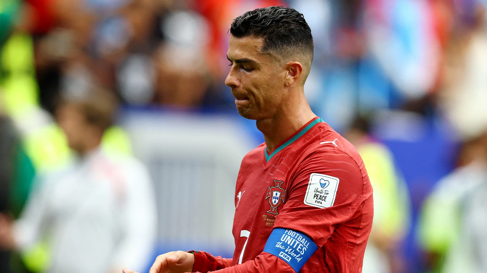 Thierry Henry, Ronaldo'yu yerin dibine soktu: "Golü atması gereken takım, sen değil"