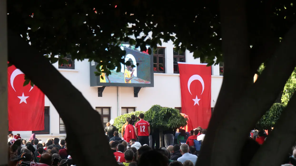 Milli maç heyecanına YKS düzenlemesi! Valiliklere talimat gönderildi
