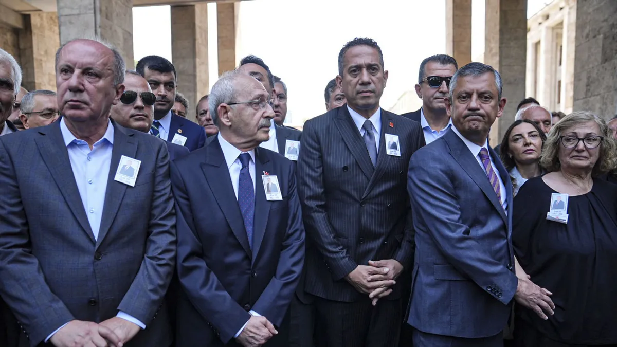 CHP'de 'mutlak' bölünme: Kılıçdaroğlu'ndan kurultay açıklaması: 'Delege iradesi parayla satın alındı'