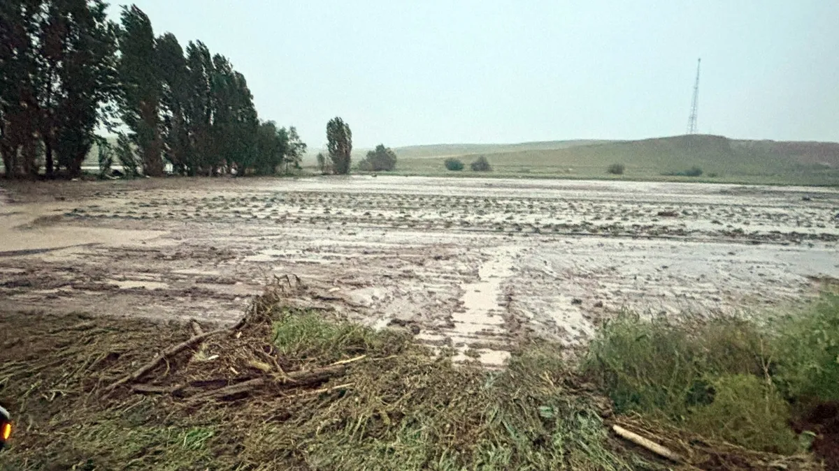 Yozgat’ı dolu ve sel vurdu
