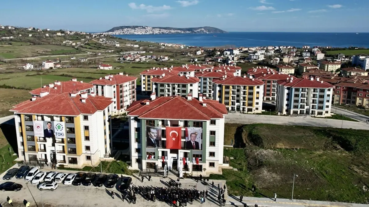 Bakan Kurum Sinop'taki 317 TOKİ konutunu paylaştı: 'Manzaranın keyfini çıkarıyorlar'