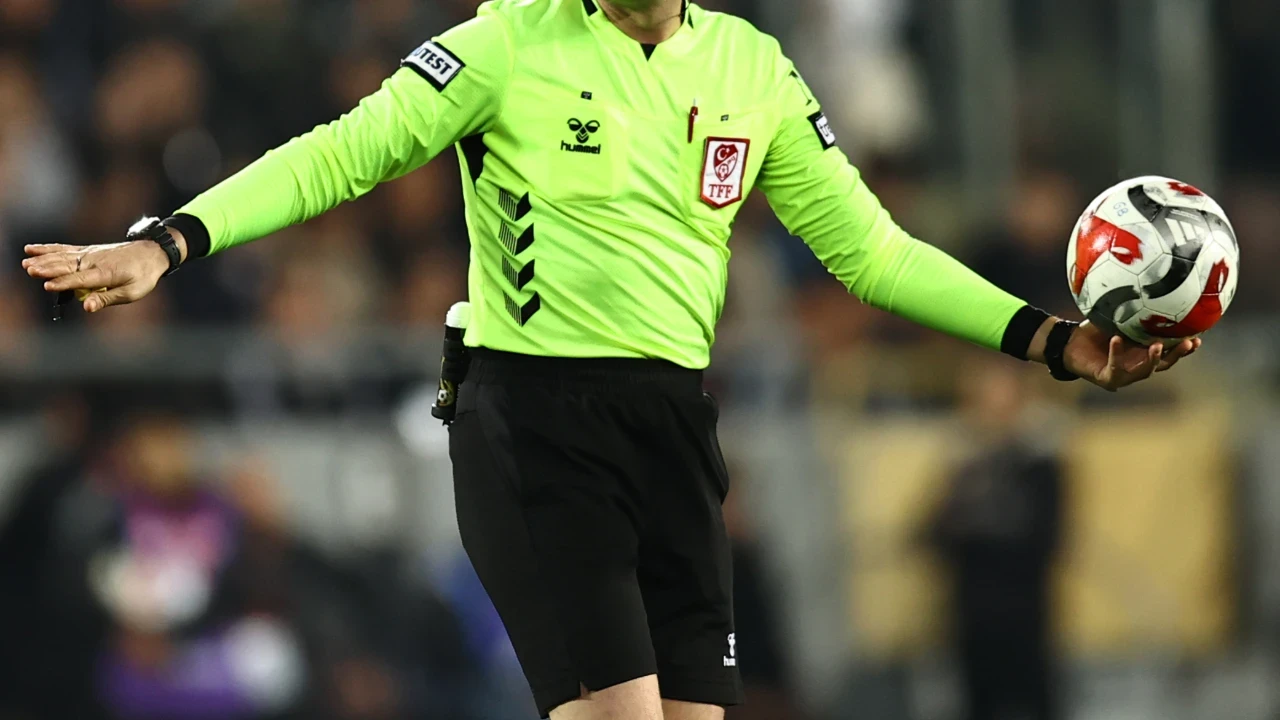 Beşiktaş ve Başakşehir’in Avrupa maçlarında düdük çalacak hakemler açıklandı