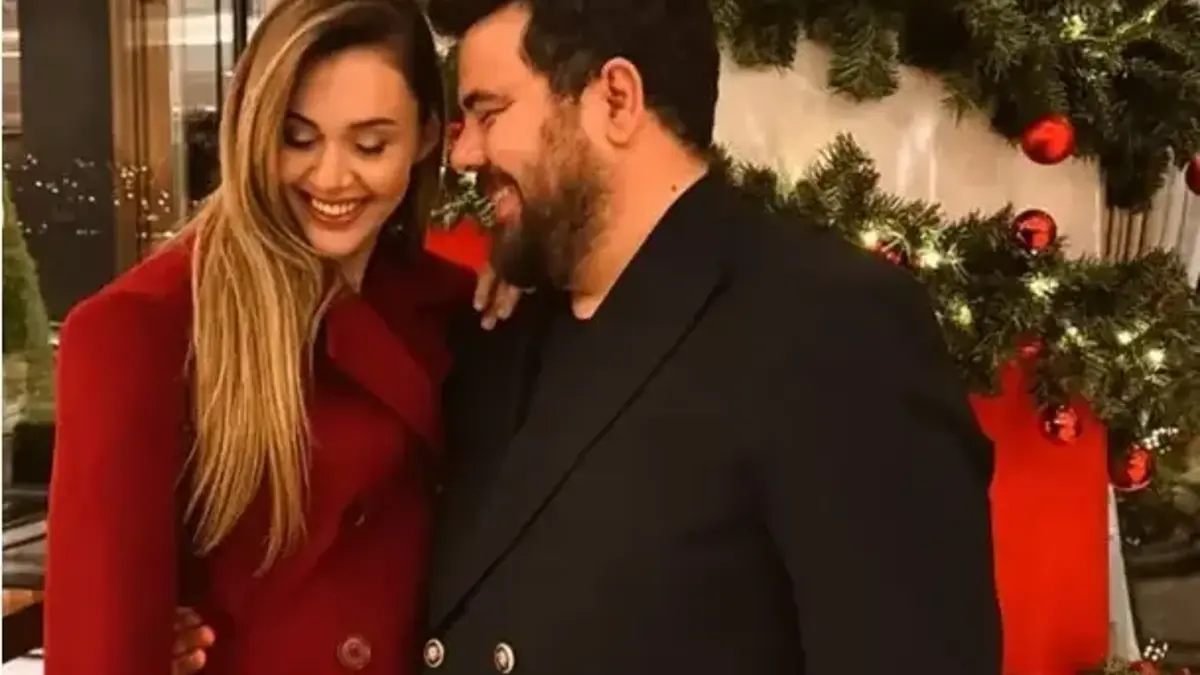Eser Yenenler’den halaylı 7. yıl kutlaması! Eşi cevap vermeden duramadı