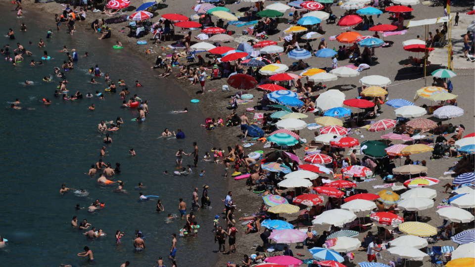 Meteoroloji'den uyarı! Kuzeyde yağmur, güneyde sıcak