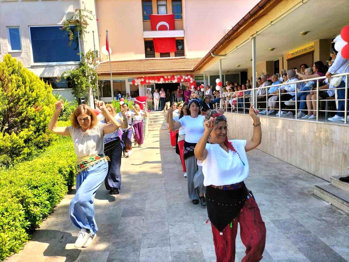 Köyceğiz'de kursiyerler emeklerini sergiledi