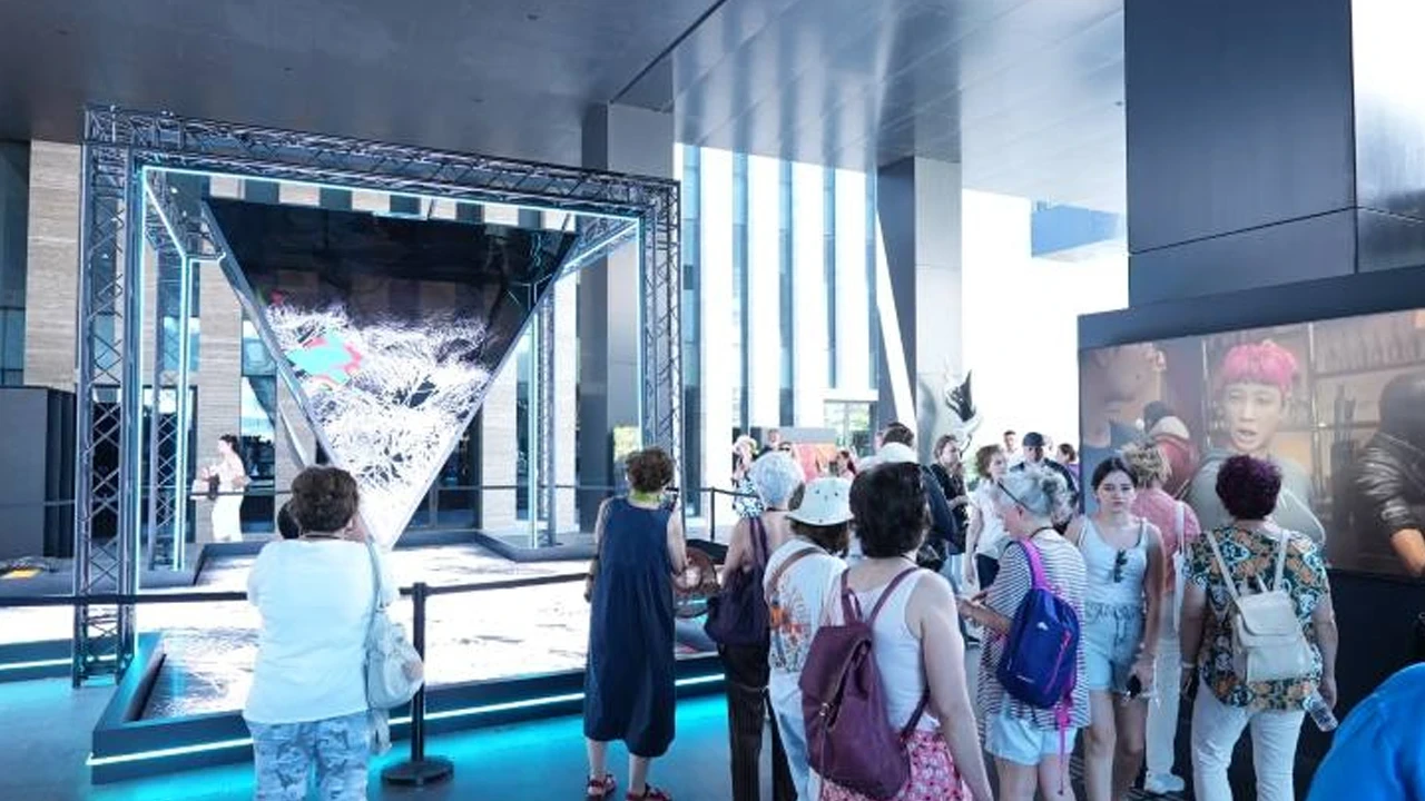 6. İstanbul Dijital Sanat Festivali AKM'de sona erdi: "Ada" ilgi odağı oldu