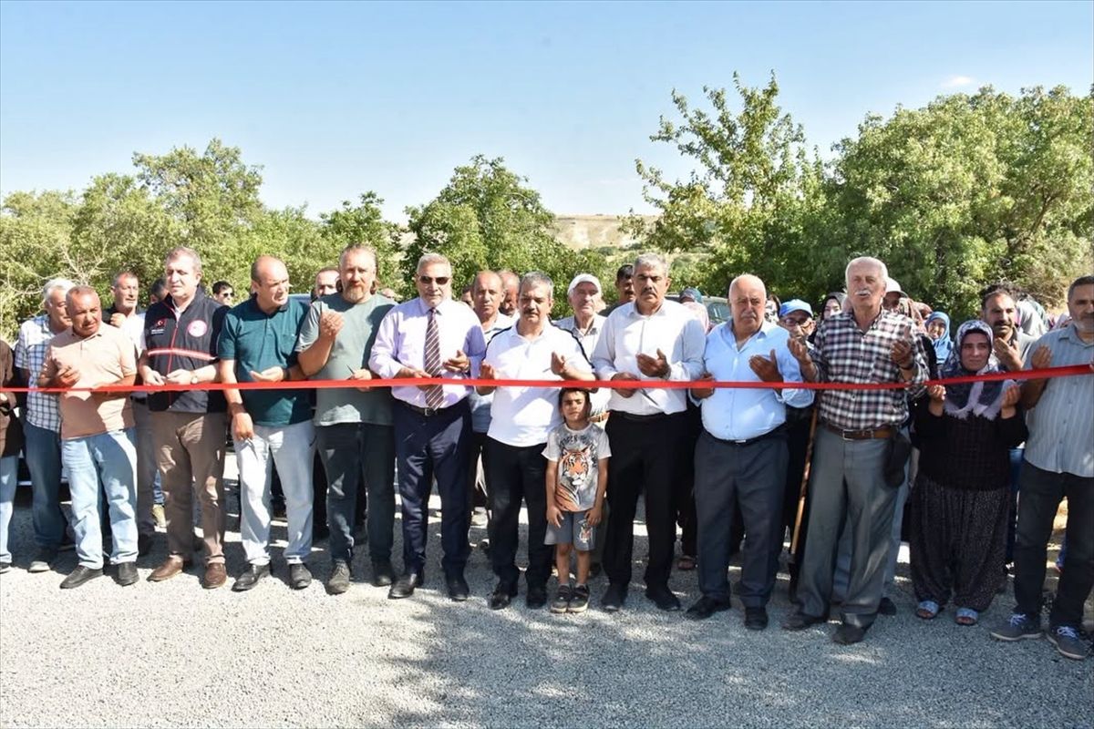 AK Parti Elazığ Milletvekili Erol Keleş Ağın'da asfaltlanan köy yolunun açılışını yaptı