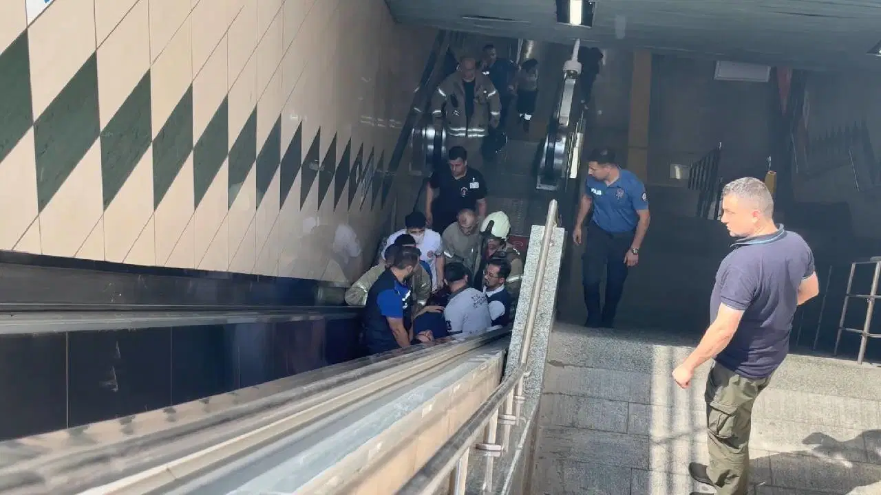 Şişli’de görme engelli kişi metro raylarına düştü: Seferler bir süre durduruldu