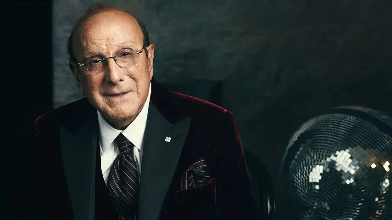 Müzik endüstrisinin efsane ismiydi! Clive Davis hayatını kaybetti