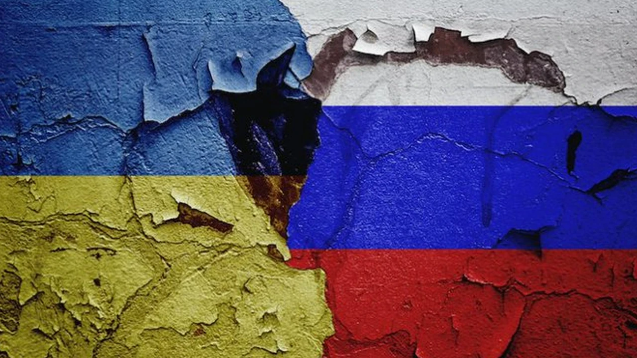 Rusya, Ukrayna'nın Odessa ve Çornomorsk limanlarını füzelerle vurdu