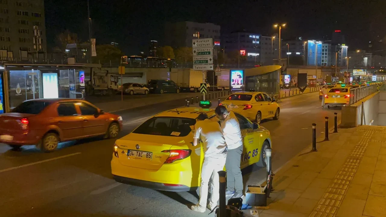 Mecidiyeköy'de takside şok saldırı: Şoför kalp krizi geçirdi