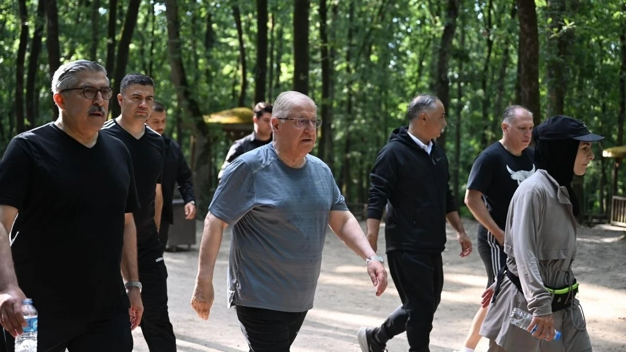 Kocaeli Ormanya’da bakanlarla sabah yürüyüşü: Hüseyin Yayman'dan “durmak yok, yola devam” mesajı