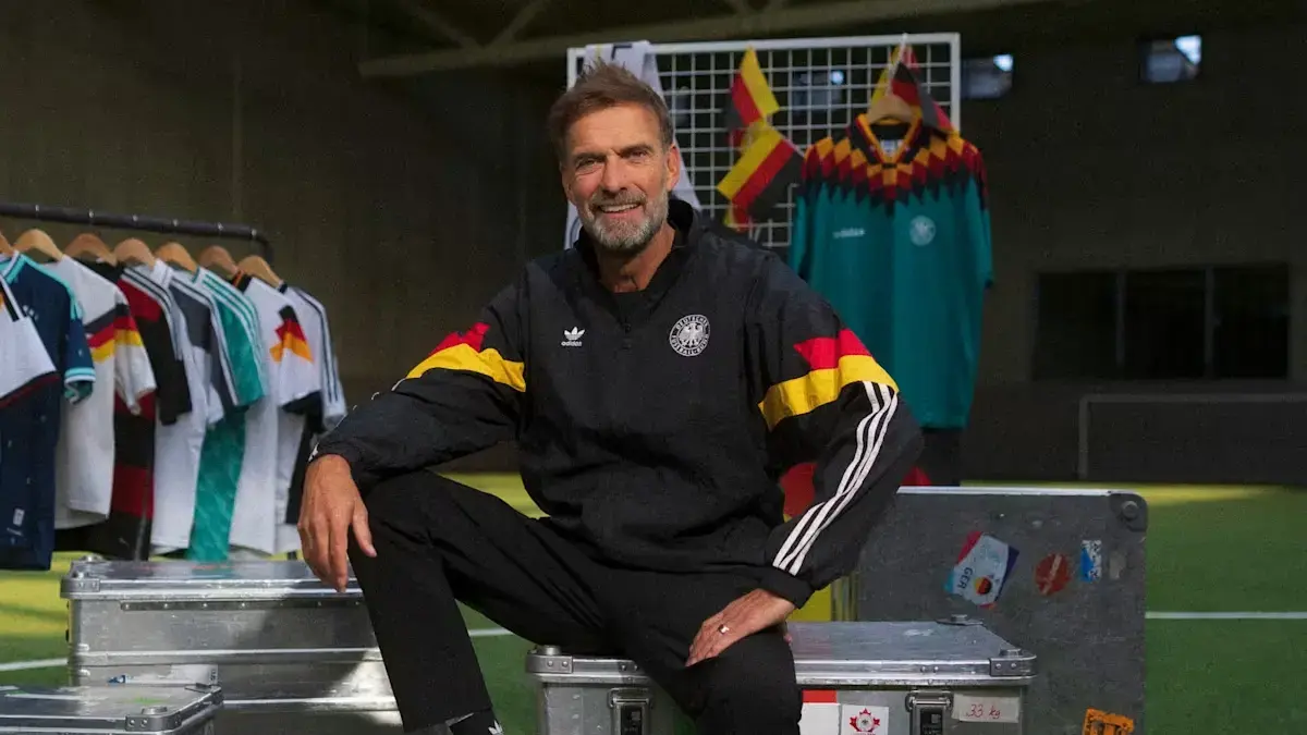 Jürgen Klopp futbola geri döndü!