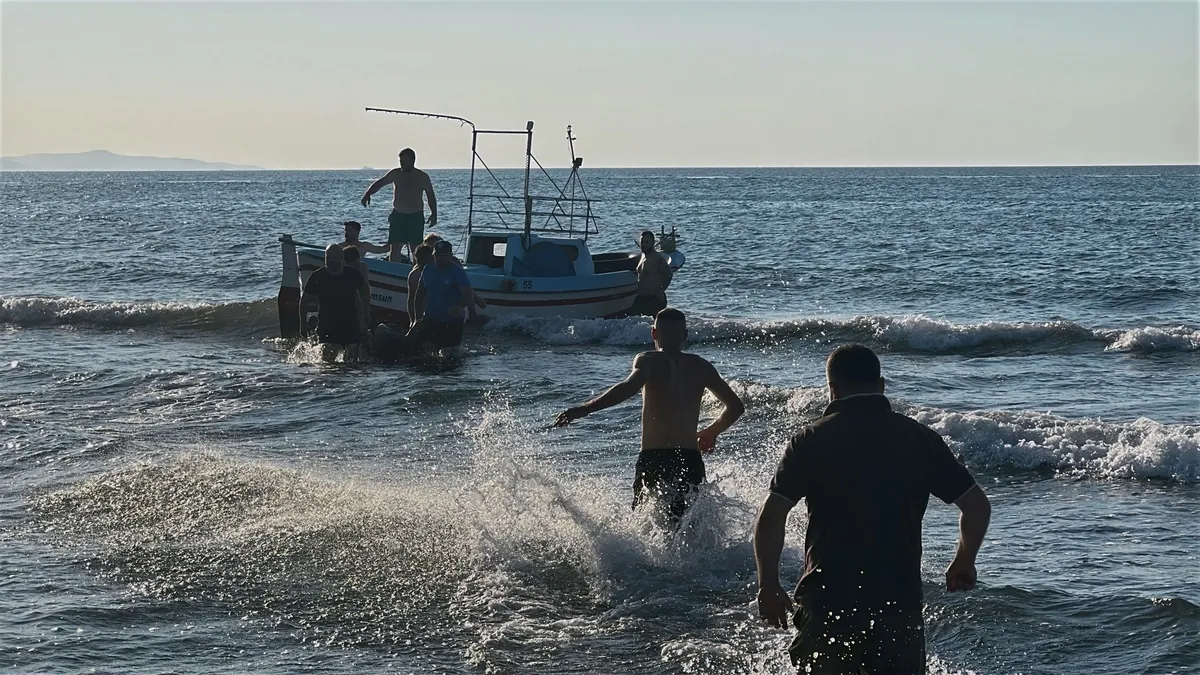 Samsun'da facia! 6 kişilik aileyi taşıyan tekne alabora oldu: 2 ölü 1 kayıp