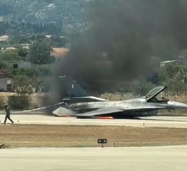 Yunanistan'da F-16 acil iniş sonrası alev aldı