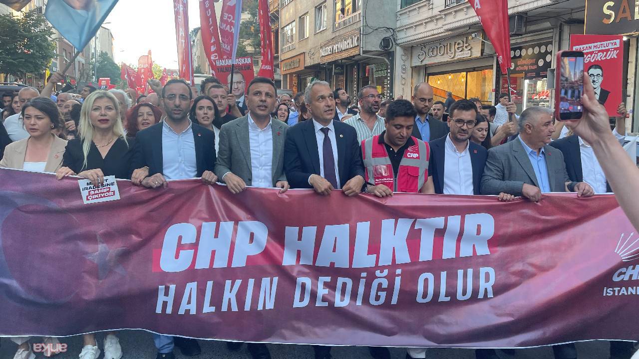 Bayrampaşa'da konuşan Özgür Çelik: Türkiye’yi sömürge devleti haline getirmeyi çalışanlara izin vermeyeceğiz