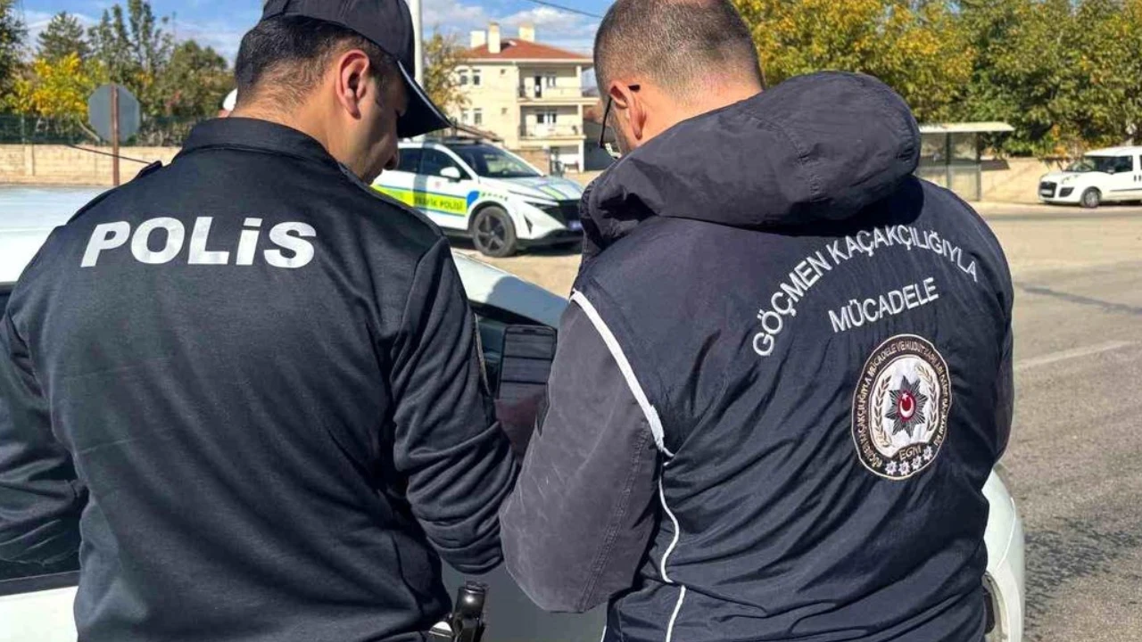 Kırşehir'de 12 düzensiz göçmen yakalandı