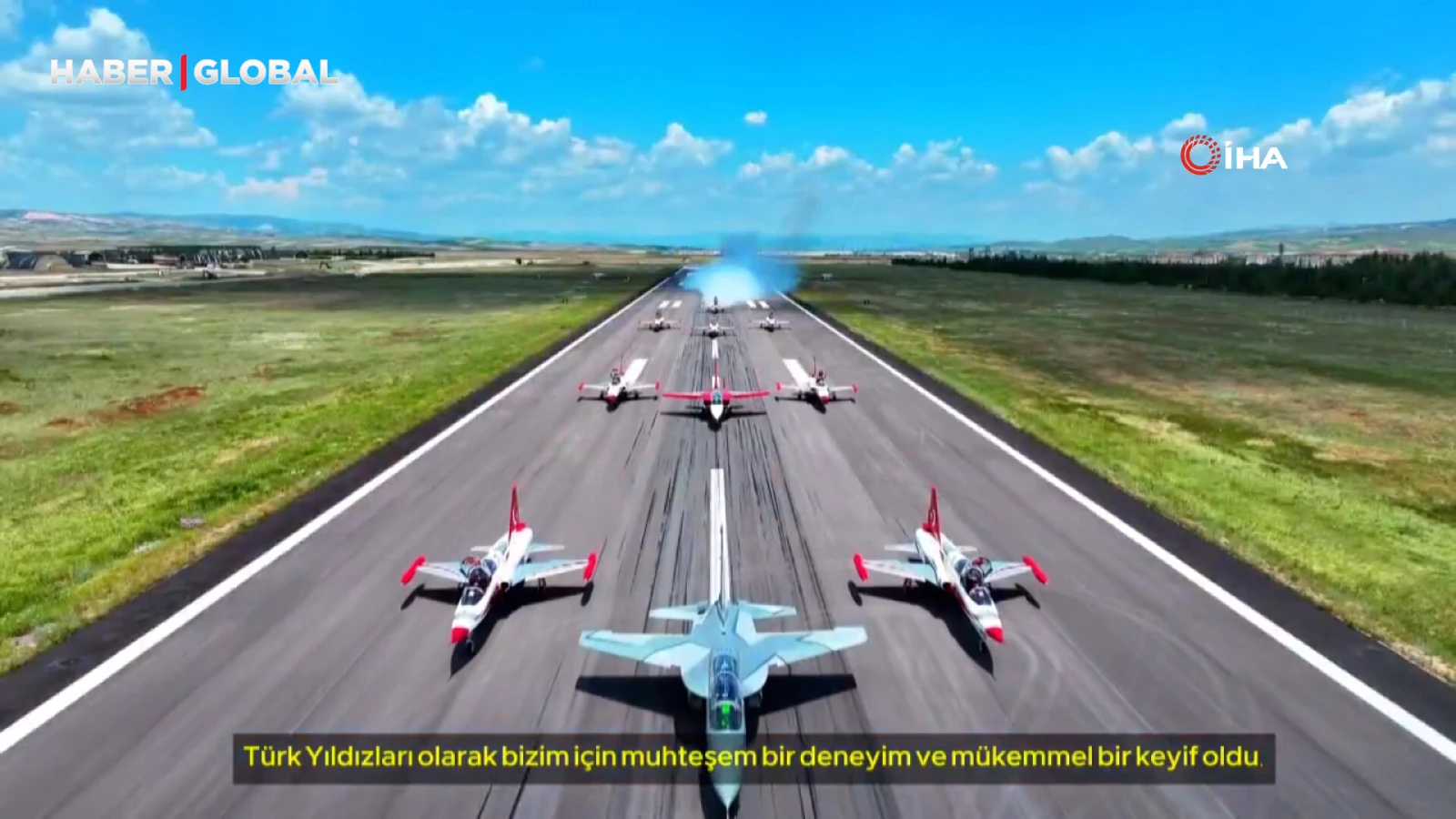 HÜRJET ve Türk Yıldızları’ndan Türk havacılık tarihinde bir ilk: 10 uçakla kol uçuşu gerçekleştirildi