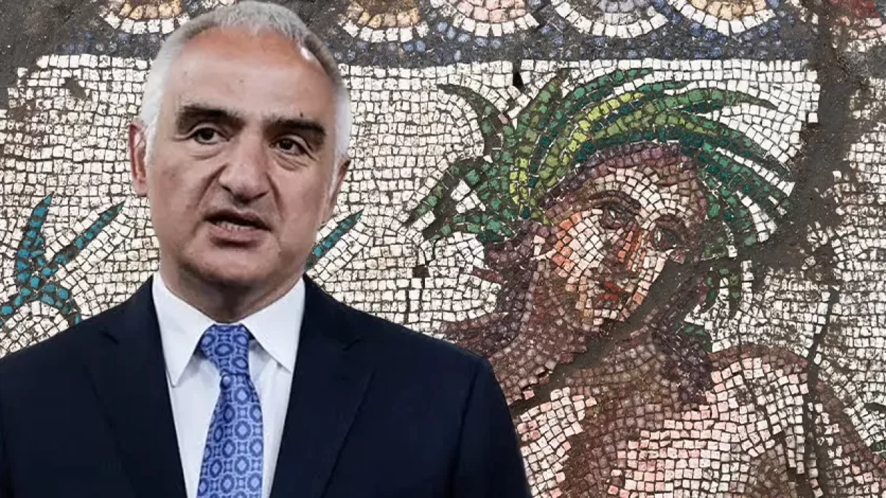 Aspendos’ta heyecan veren keşif! Bakan Ersoy duyurdu: 1800 yıllık nadir mozaik gün yüzüne çıkarıldı