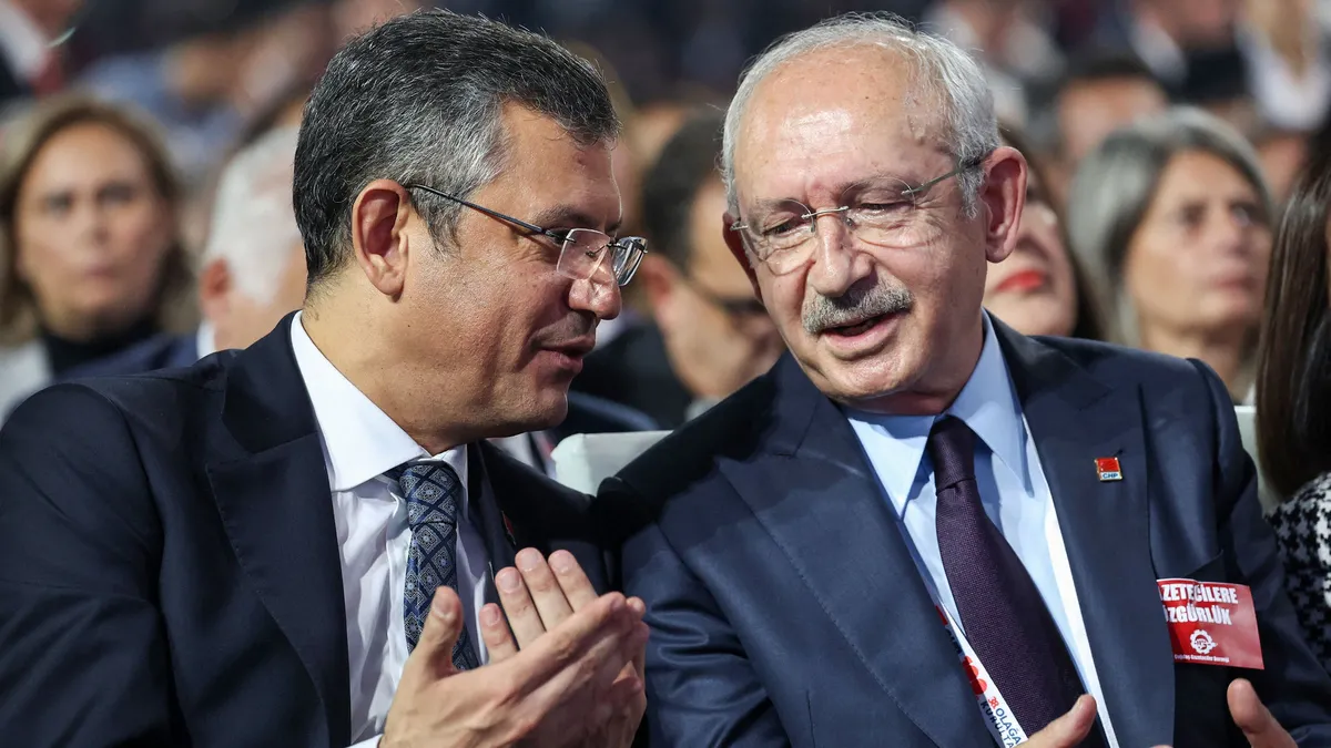 SON DAKİKA… CHP resmen bölünüyor! Özgür Özel ile ekibi toplu istifaya hazırlanıyor: Kapalı grup toplantısında kritik 30 dakika!