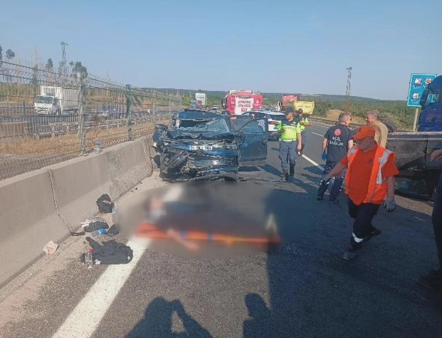 TEM Otoyolu'nda üç aracın karıştığı zincirleme kaza: 5 yaralı