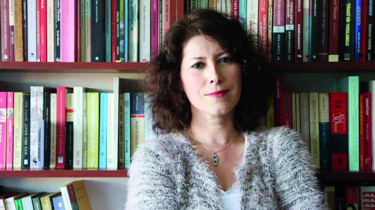 Oğuz Tansel Şiir Ödülü Nilay Özer'e verildi