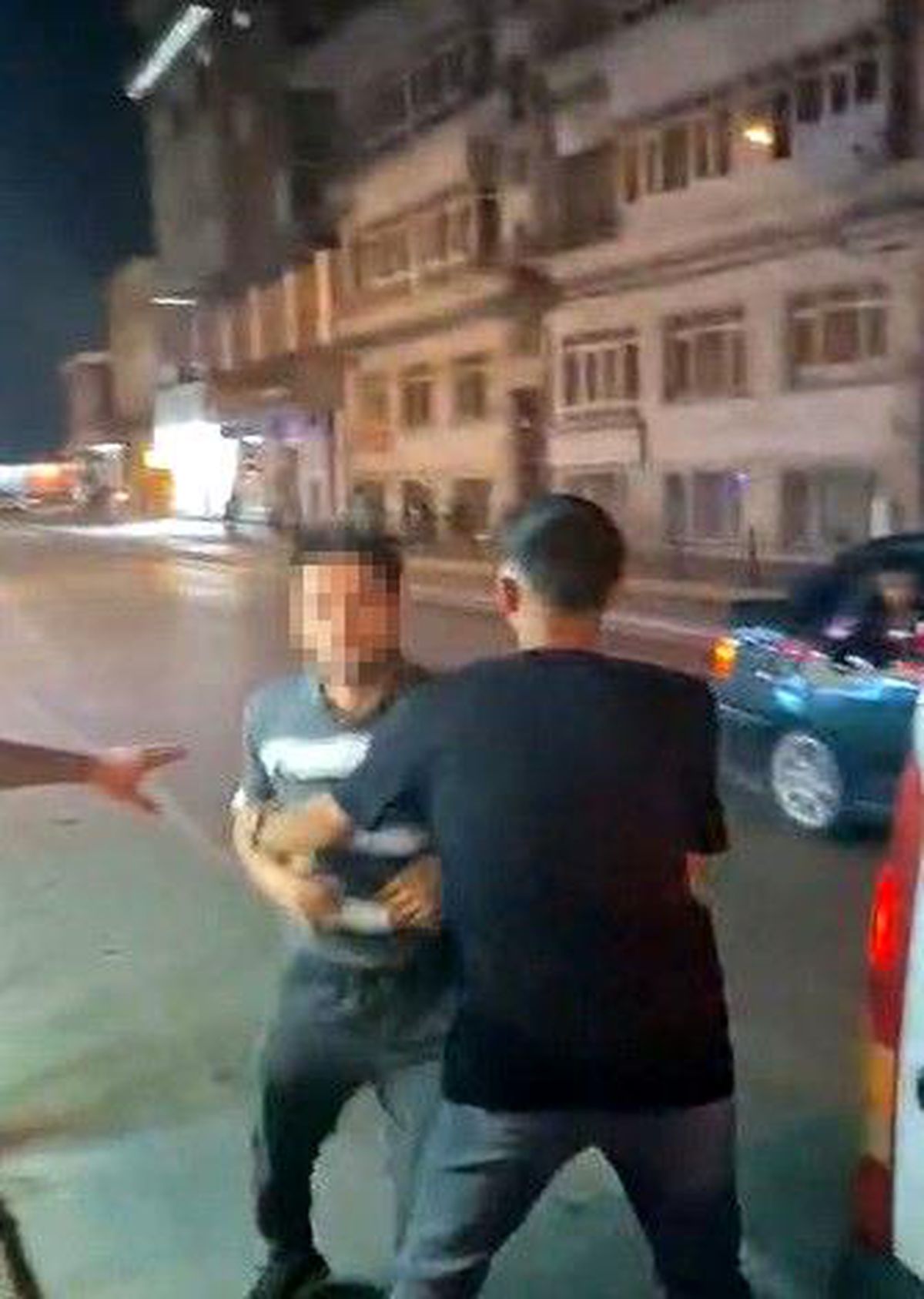 Konya'da motosikletliye saldıran otomobil sürücüsüne para cezası kesilirken aracı trafikten men edildi