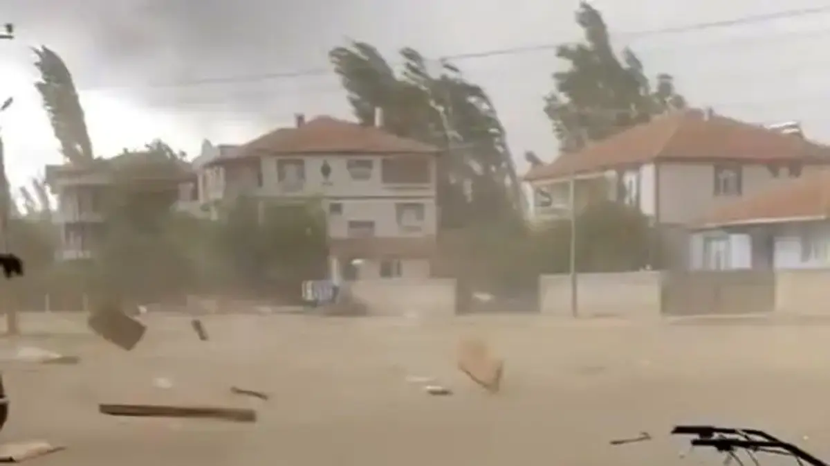 Fırtına ve sağanak Tokat'ta hayatı olumsuz etkiledi