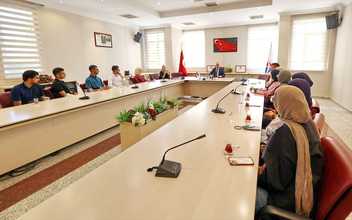 Filistinli tıp öğrencileri Gaziantep Üniversitesinde eğitim programına katıldı