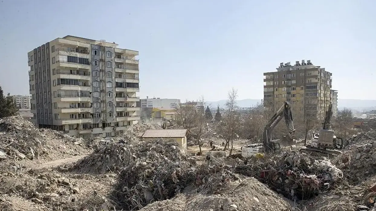 Depremde 76 kişi can vermişti! Ebrar Sitesi K Blok'a ilişkin dava ertelendi