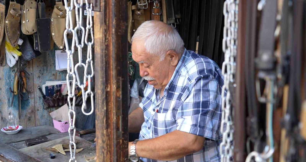2 metrekarelik dükkanında üretiyor, 81 ile gönderiyor
