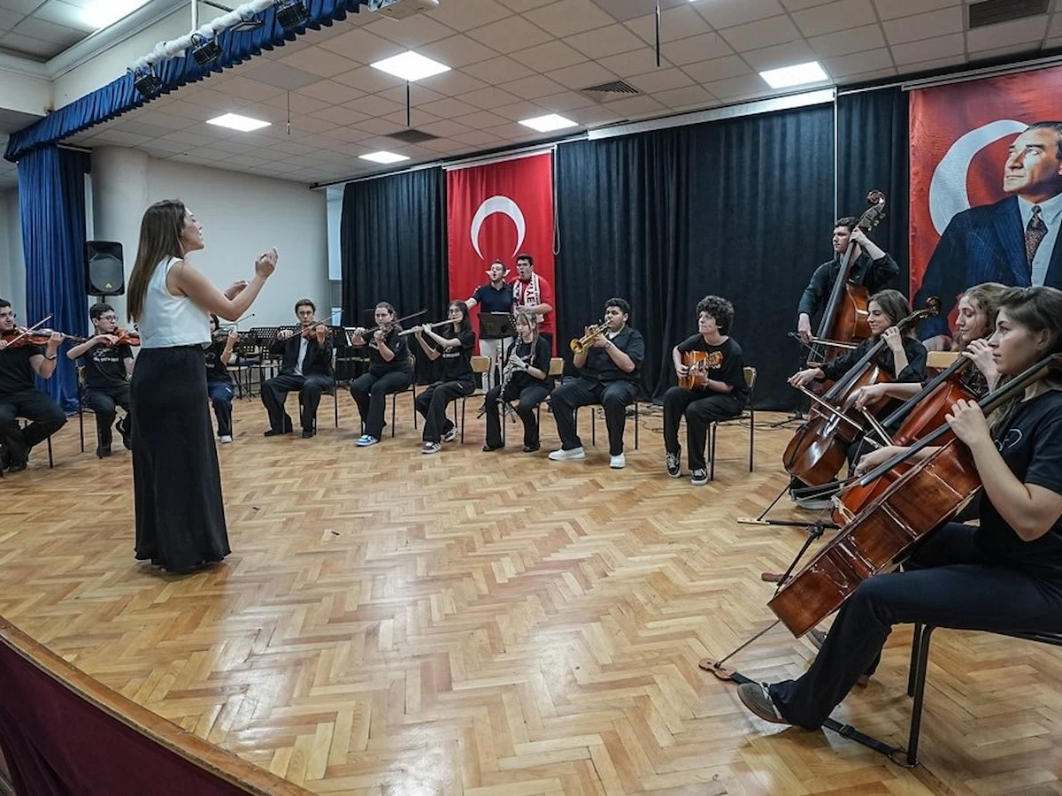 Liseliden Milli Takım'a marş: 'Bizim Çocuklar' birinci seçildi
