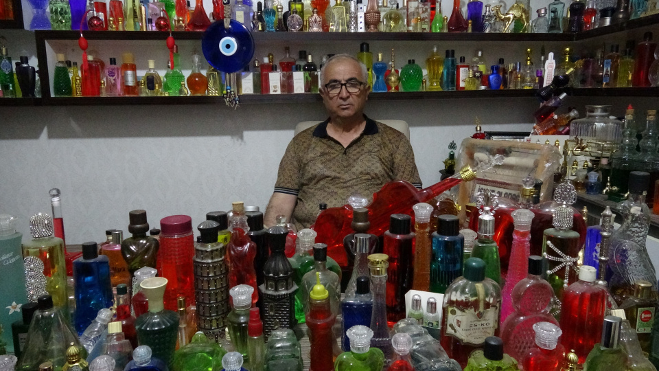 35 yıllık kolonya koleksiyonuna daire parası teklifi