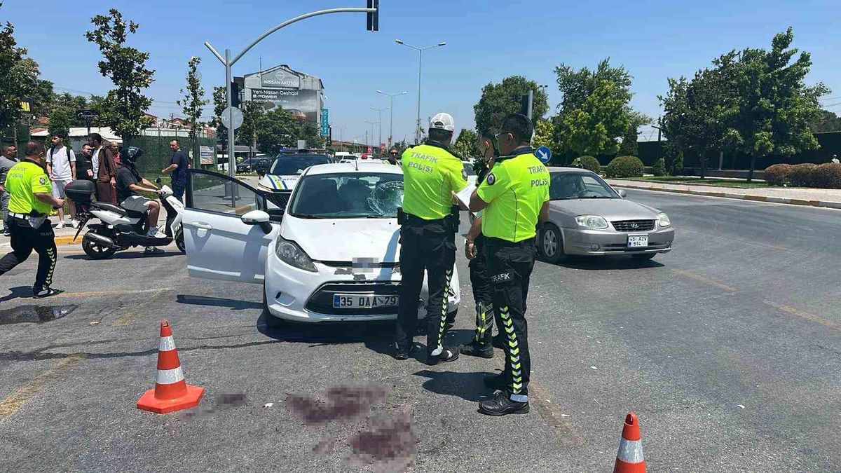 Balıkesir'de otomobil motosiklete çarptı: 1 yaralı