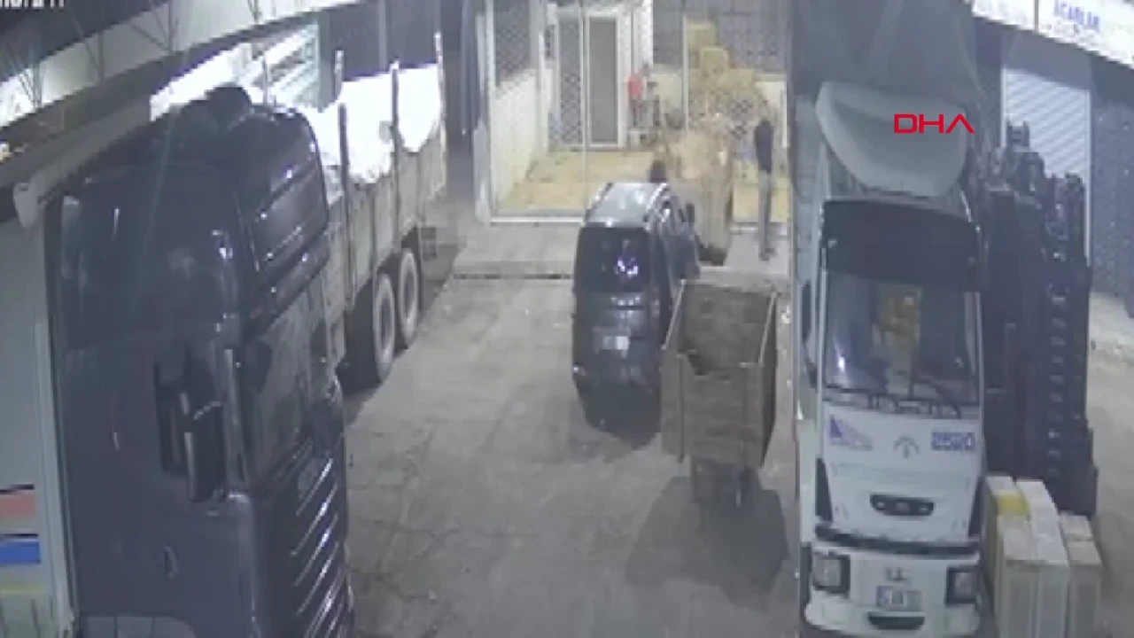 Kamyondan 600 kilo kavun çaldılar